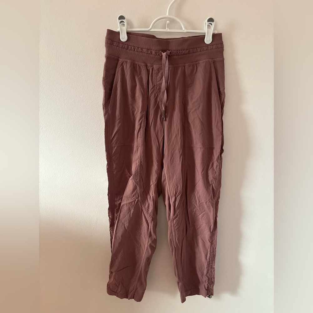 Lululemon Dance Studio Crop *25" Size 4